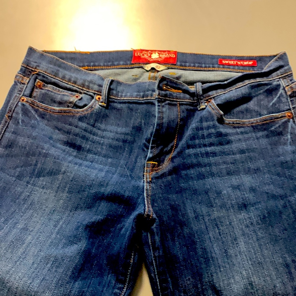 Used and good condition comes from a nonsmoking and pet free household
